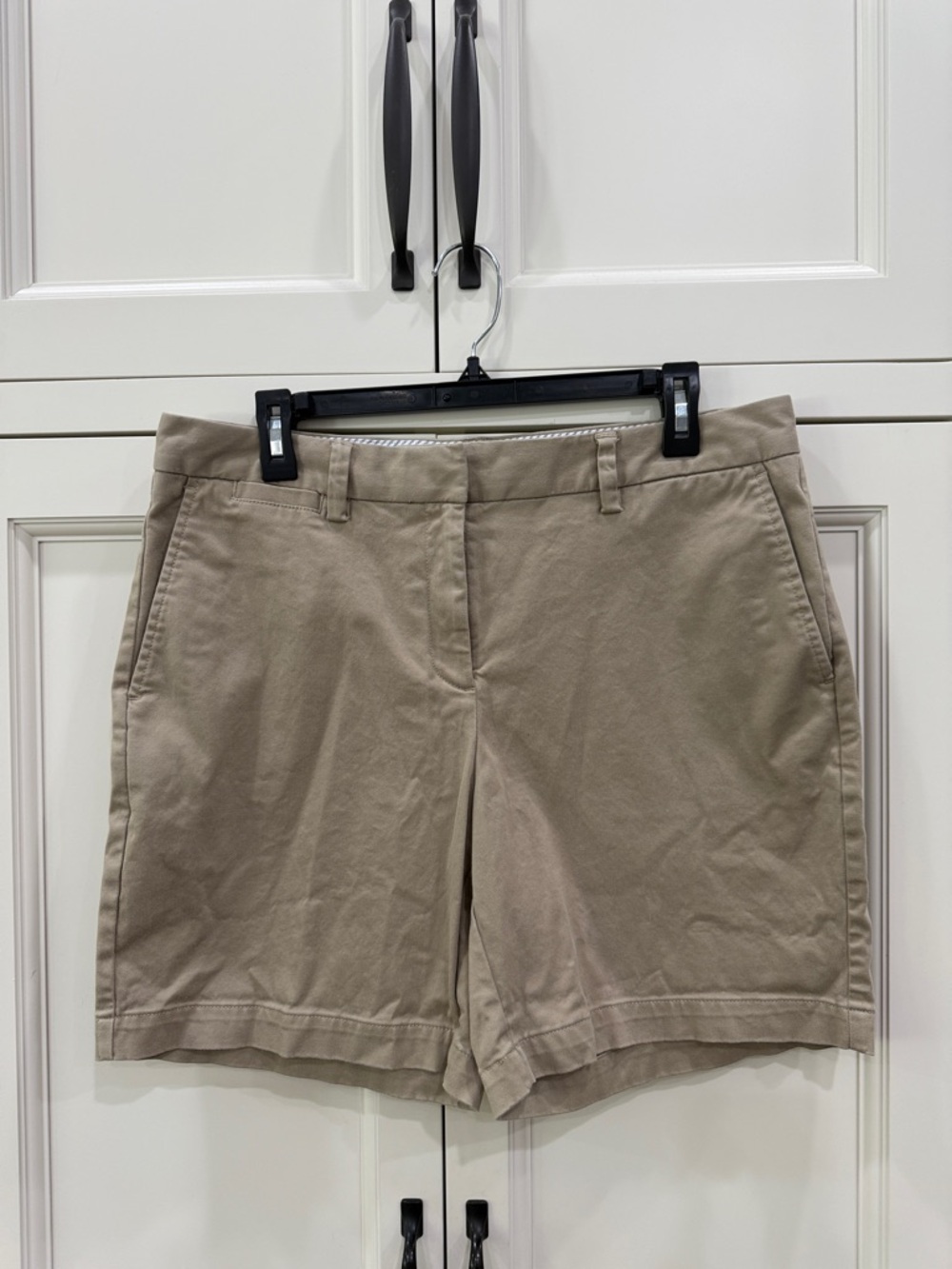 Lands’ End Shorts Womens 12 Tan Khaki Golf Casual Mid-Rise Pockets Classic